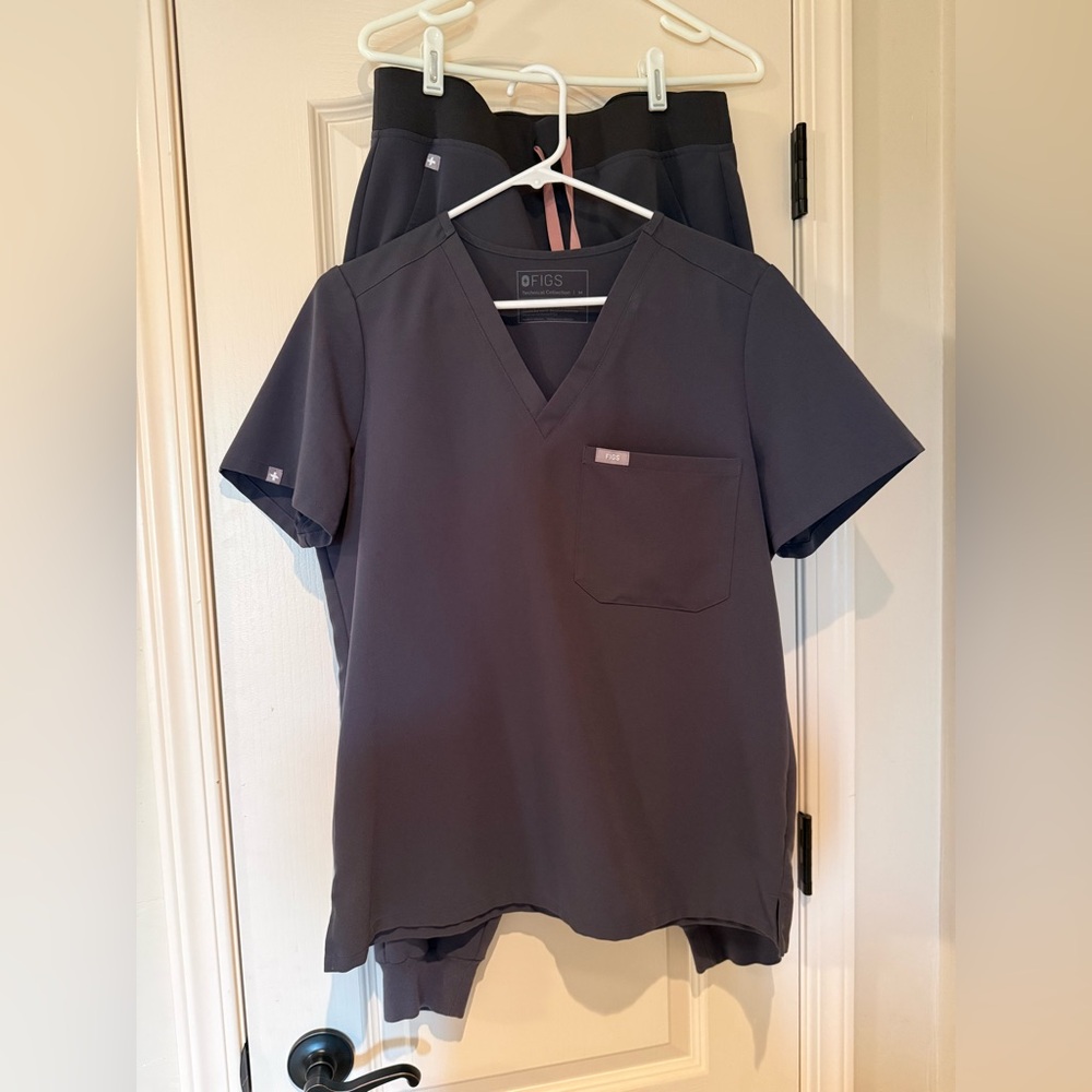 Figs Charcoal Scrub Top & Bottom